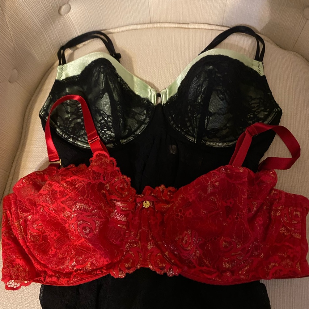 Cacique Red Bra and Black Babydoll